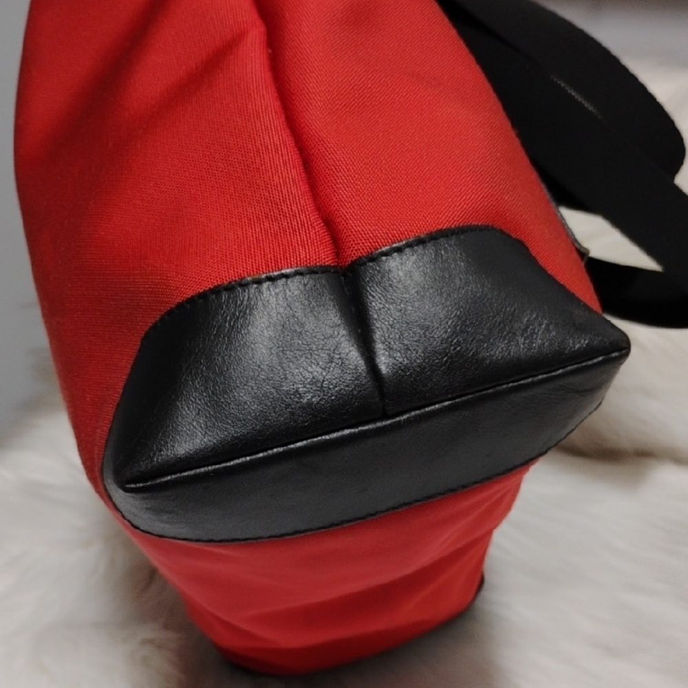 (#2) Authentic Gucci Red Canvas & Black Leather Color Block Tote Bag - Picture 9 of 11